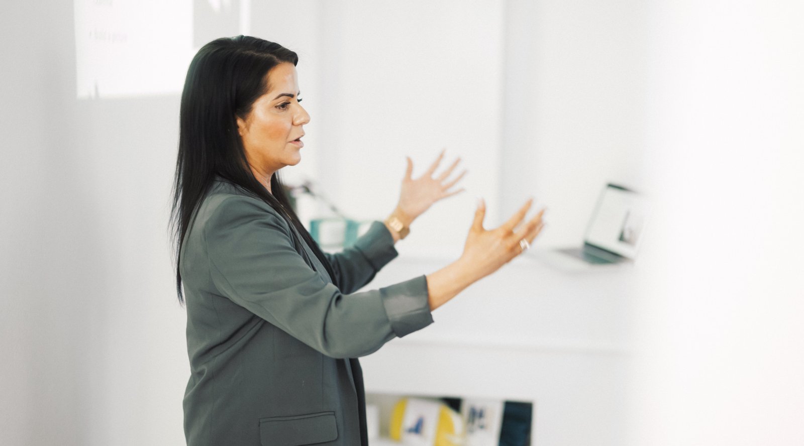 Dr. Lauren explaining her vision behind the Aesthetic Training Academy.