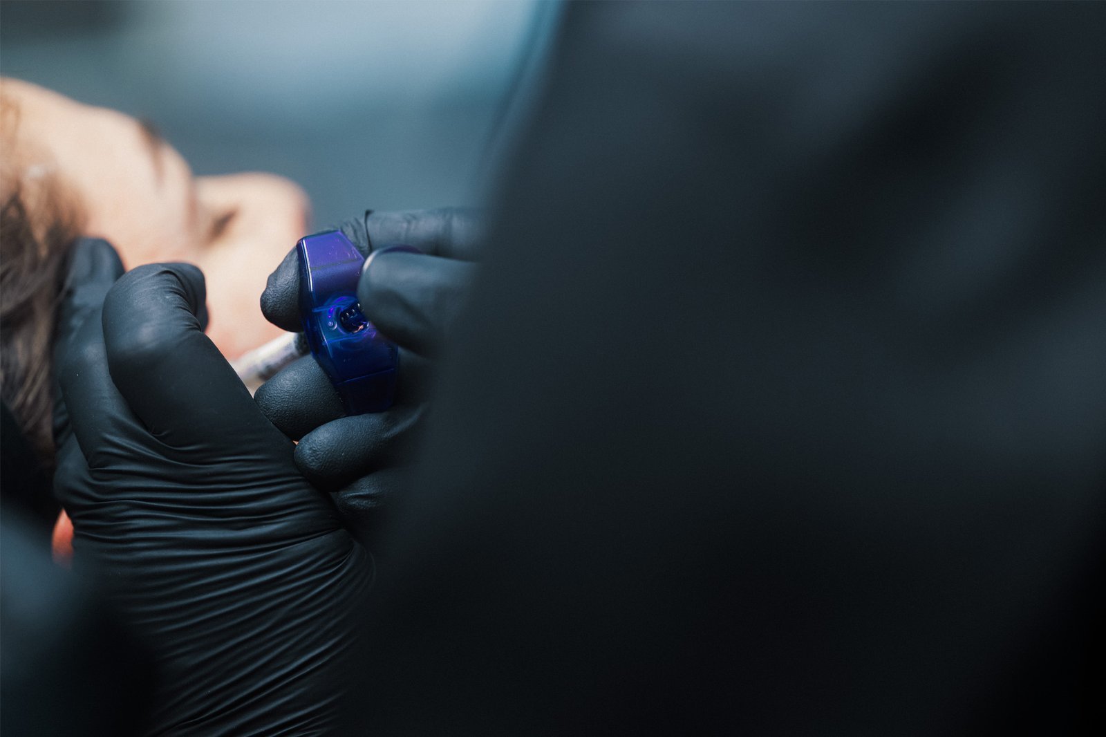 A student at the ATA learning how to inject fillers safely.