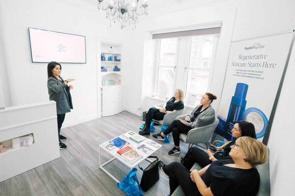 Dr Lauren teaching students at the ATA.